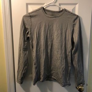 Patagonia merino baselayer size small gray striped